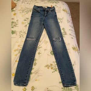 GARAGE ripped mid rise skinny jeans medium wash size 0